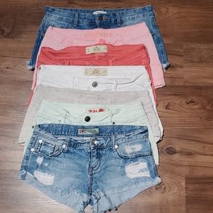 7 pairs of shorts
